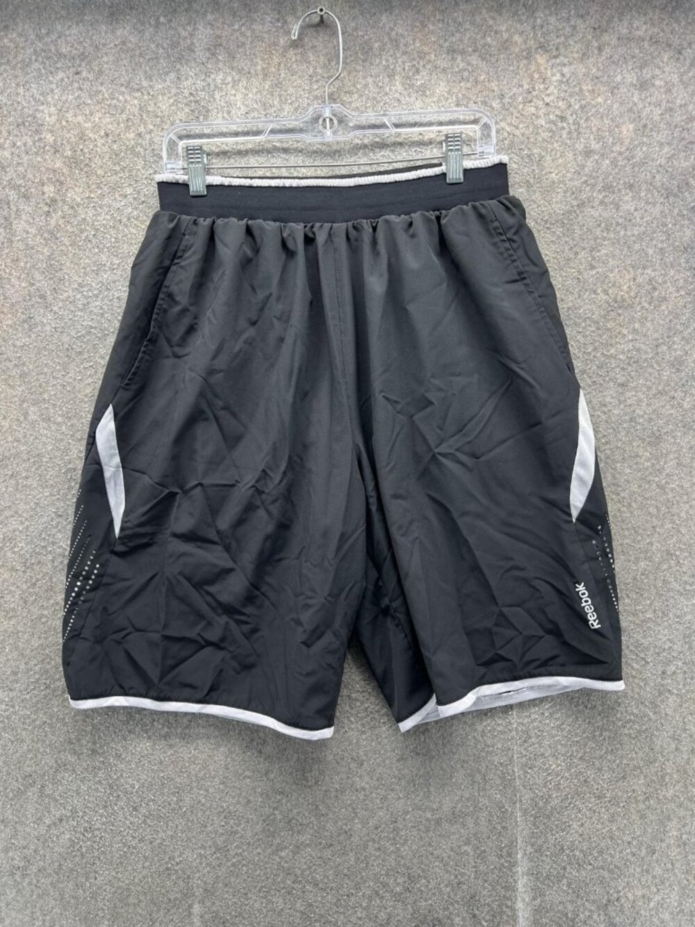 Reebok Shorts Mens Medium Black Mesh Running Athletic Reflective 10 Inseam